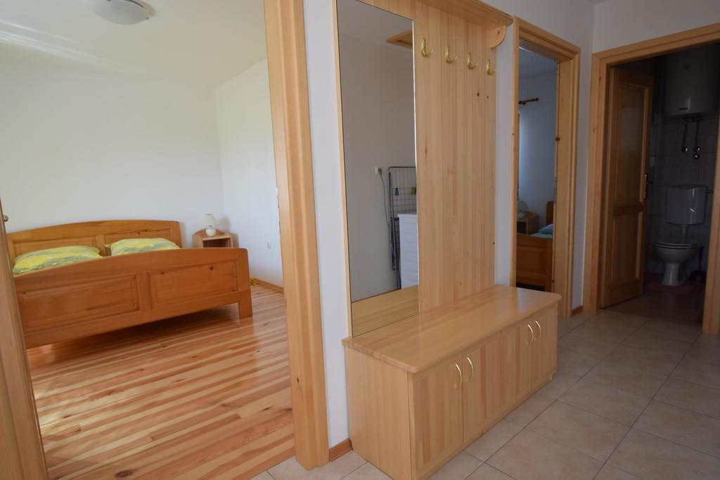 Stela Apartment Nenadici (Krk)